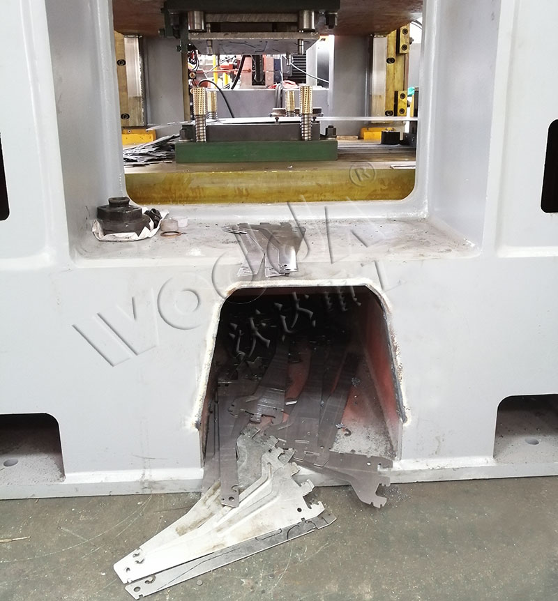 315吨薄板冲压框架液压机 315吨薄板冲压框架液压机