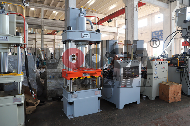 四柱液压机 四柱液压机