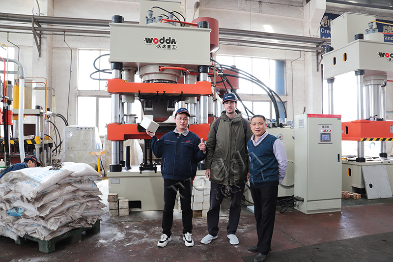 牛羊舔砖液压机 牛羊舔砖液压机