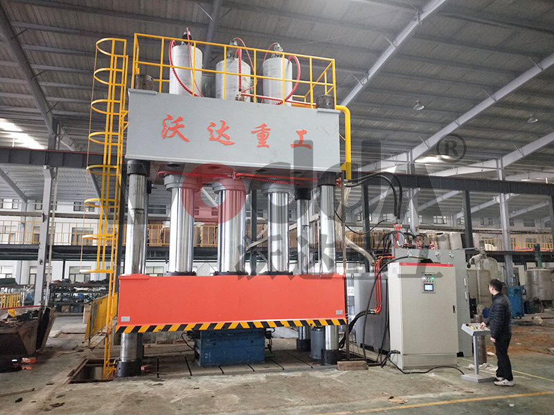 2000吨液压机 2000吨液压机