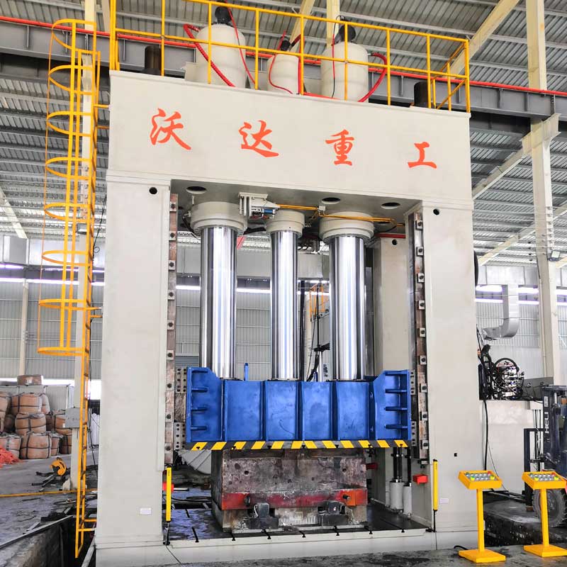 2000吨框架式液压机 2000吨框架式液压机