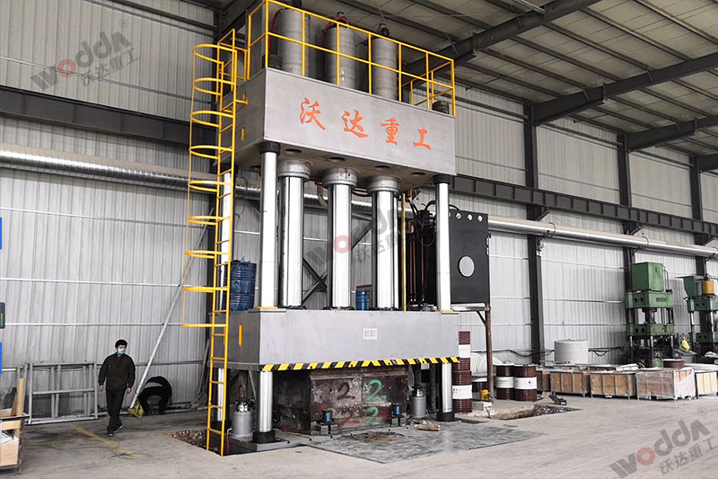 生产2立方玻璃钢化粪池设备_2000吨四柱液压机_液压机厂家 生产2立方玻璃钢化粪池设备_2000吨四柱液压机_液压机厂家