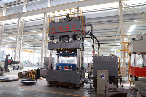 封头拉伸液压机_3000吨四柱液压机_液压机厂家 封头拉伸液压机_3000吨四柱液压机_液压机厂家