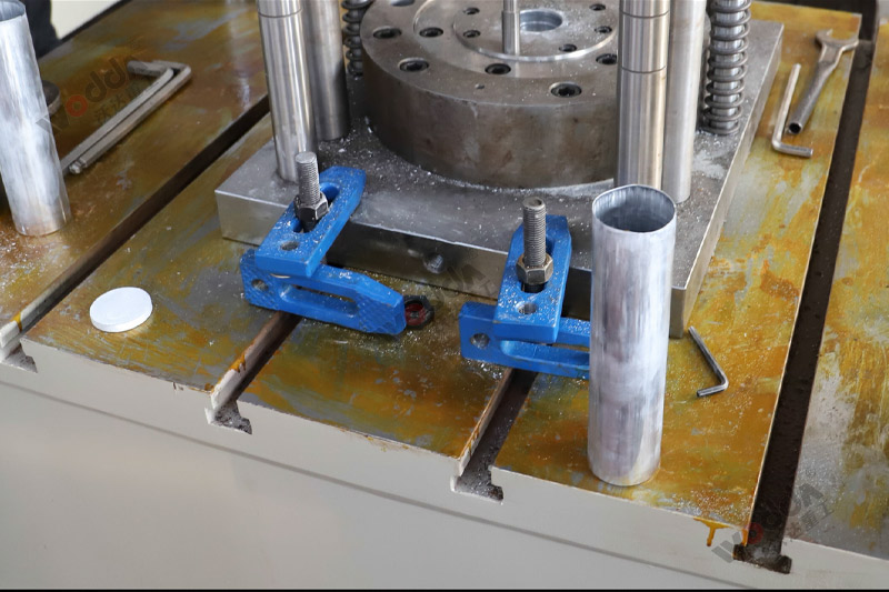 500吨蓄电池外壳拉伸成型液压机 500吨蓄电池外壳拉伸成型液压机