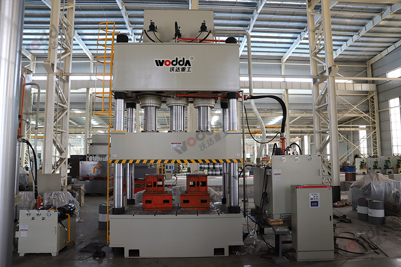 1500吨复合材料汽车配件液压机 1500吨复合材料汽车配件液压机