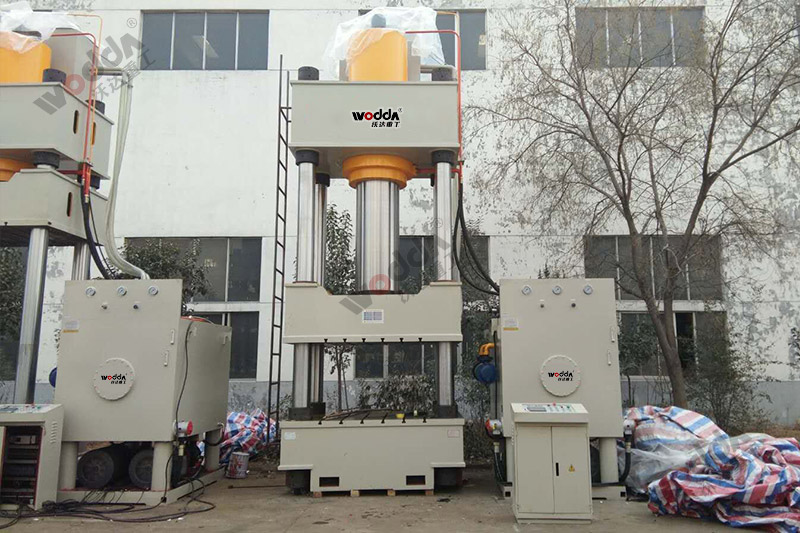 1000吨三梁四柱液压机 1000吨三梁四柱液压机