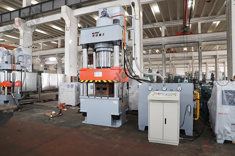 500吨三梁四柱液压机 500吨三梁四柱液压机