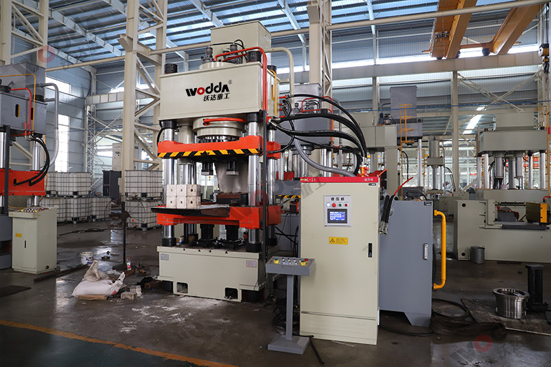 500吨盐砖压块机 500吨盐砖压块机