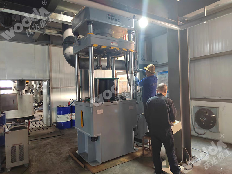 200吨石墨粉末成型液压机 200吨石墨粉末成型液压机