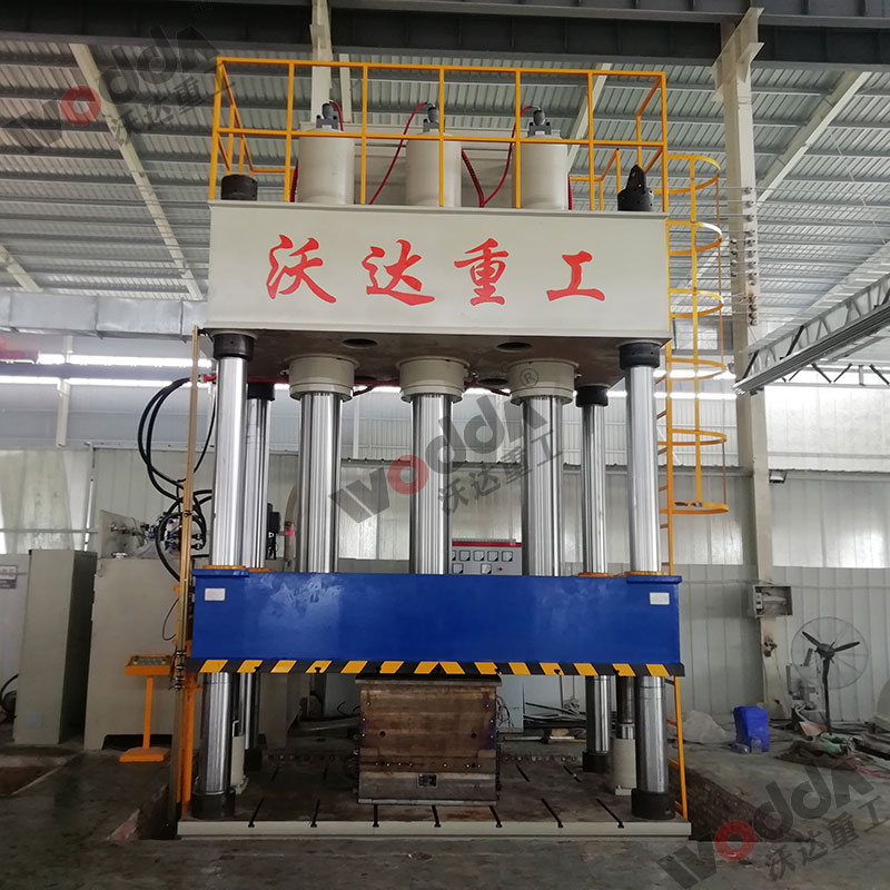 1000吨四柱液压机 1000吨四柱液压机