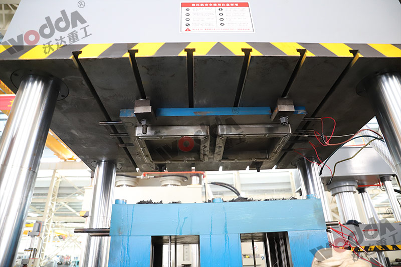 315吨树脂井盖成型液压机模具 315吨树脂井盖成型液压机模具