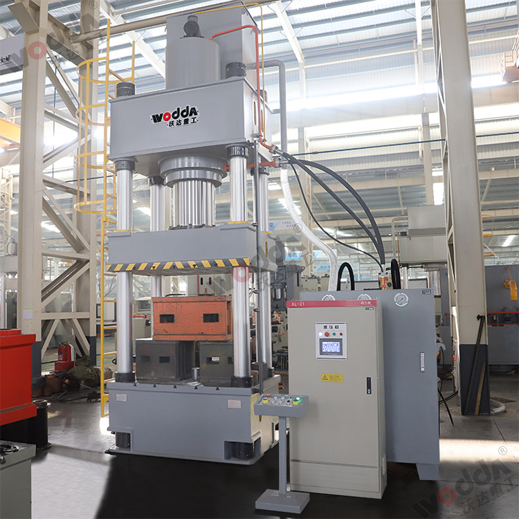 630吨伺服液压机 630吨伺服液压机