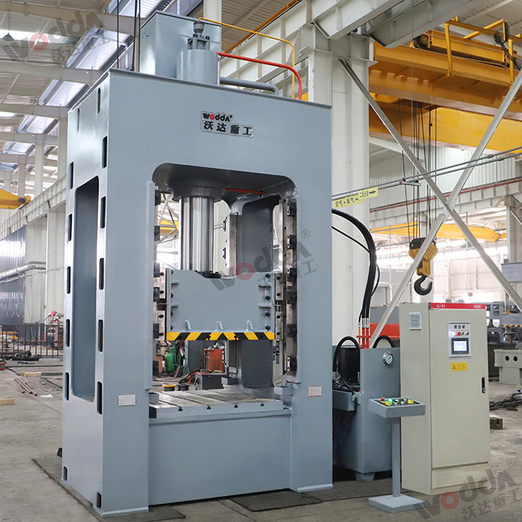 200吨框架液压机(图1) 200吨框架液压机(图1)