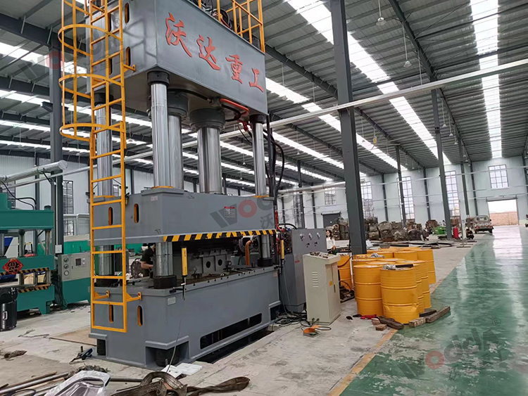 800吨汽车配件液压机客户现场 800吨汽车配件液压机客户现场