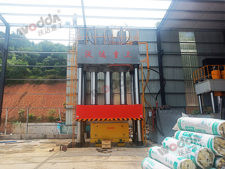 2000吨玻璃钢成型液压机 2000吨玻璃钢成型液压机