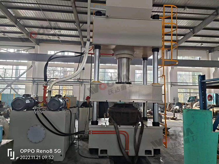 315吨汽车配件液压机(图3) 315吨汽车配件液压机(图3)