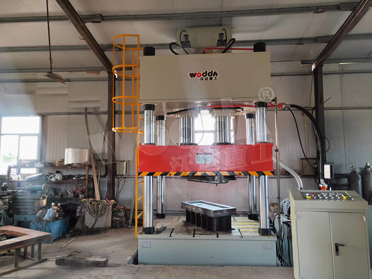 400吨金属制品成型液压机(图1) 400吨金属制品成型液压机(图1)