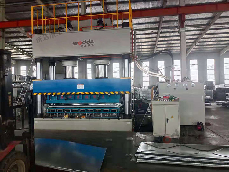 1000吨不锈钢水箱板液压机现场 1000吨不锈钢水箱板液压机现场