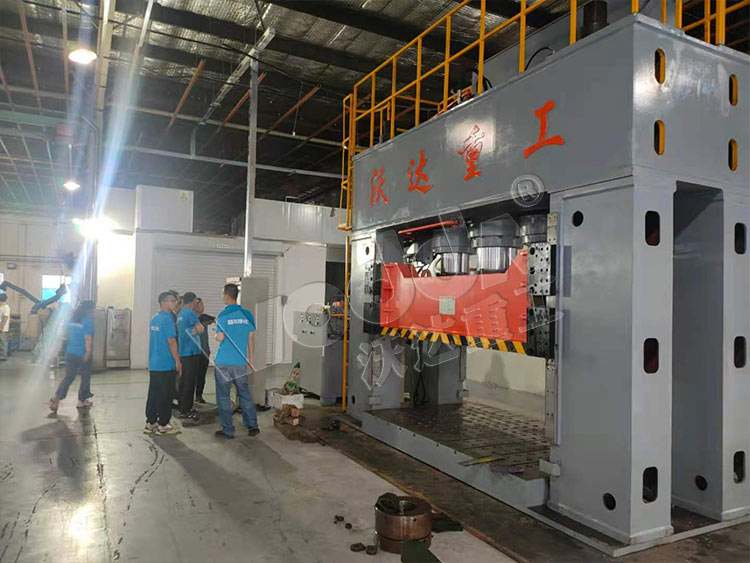 1000吨框架式液压机 1000吨框架式液压机