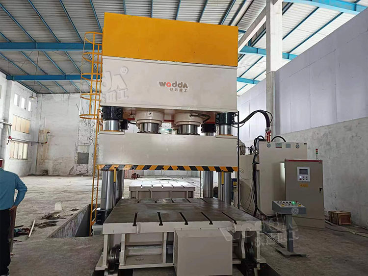 3000吨四柱液压机 3000吨四柱液压机