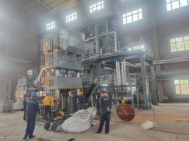 2000吨坩埚液压机试机生产 2000吨坩埚液压机试机生产