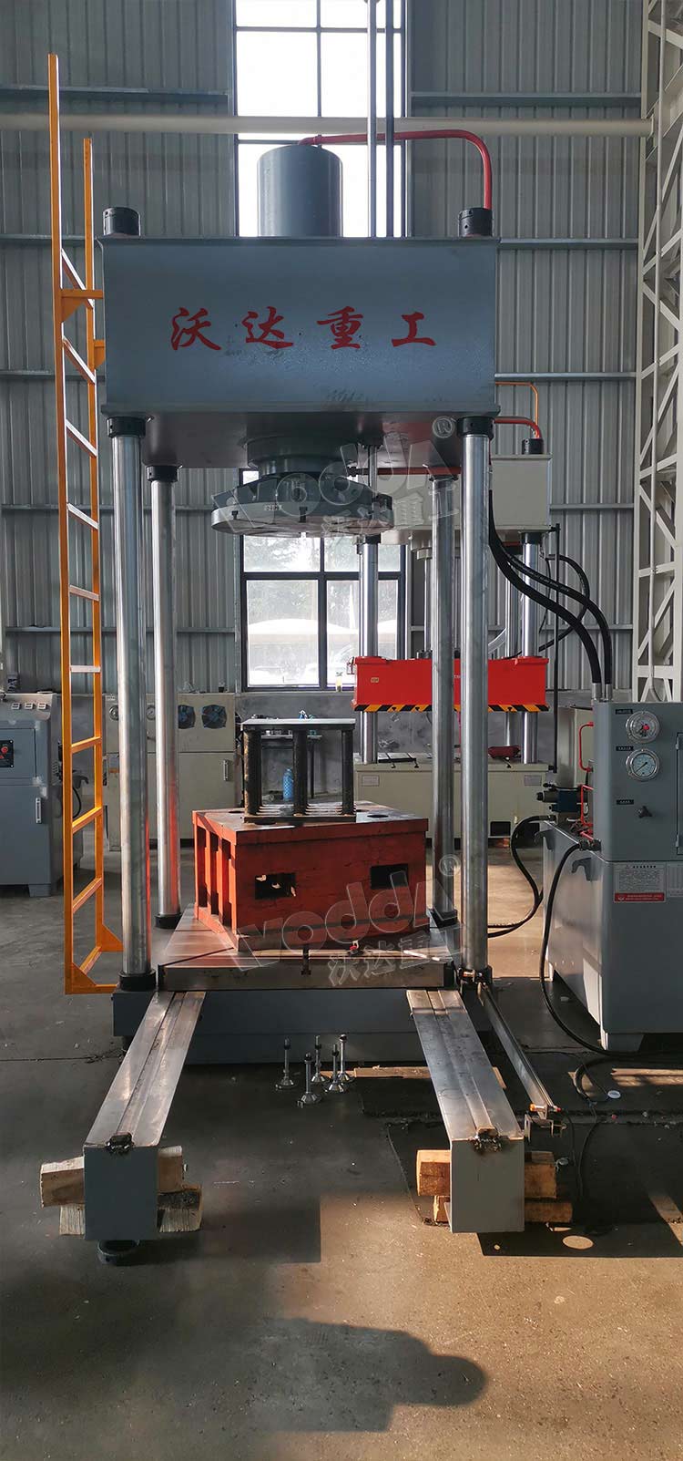 200吨两梁四柱液压机 200吨两梁四柱液压机