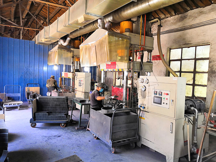 刹车片钢背成型液压机.jpg 刹车片钢背成型液压机.jpg