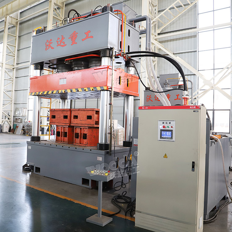 1200吨三缸四柱液压机 1200吨三缸四柱液压机