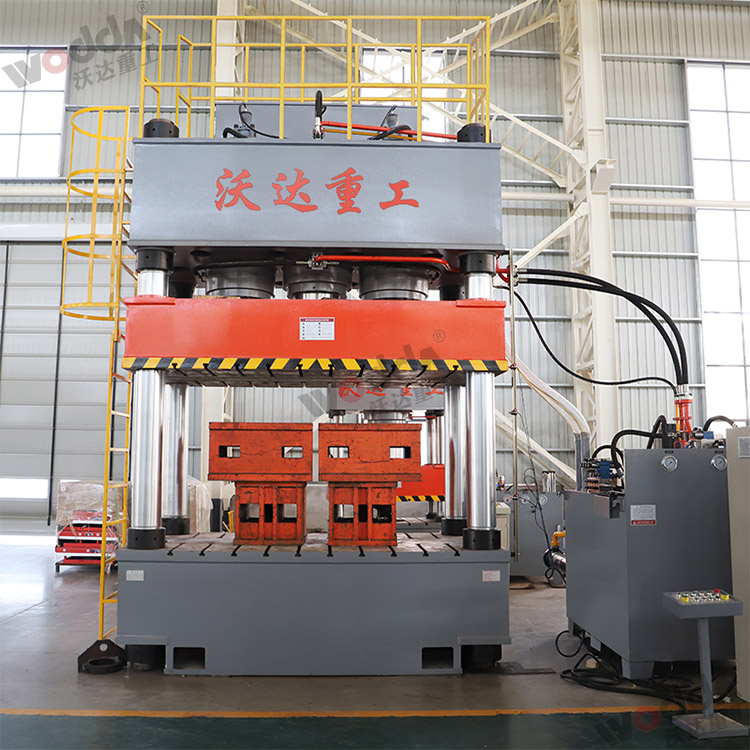 1000吨液压机.jpg 1000吨液压机.jpg