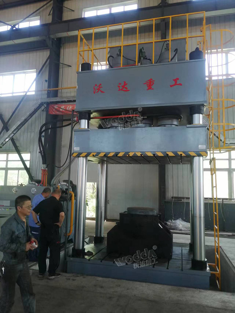 1000吨钢管折弯成型液压机试机 1000吨钢管折弯成型液压机试机