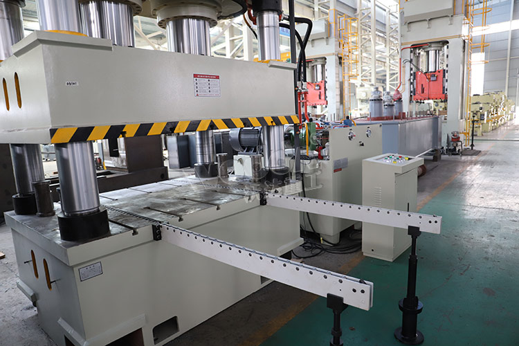 1000T四柱液压机 1000T四柱液压机