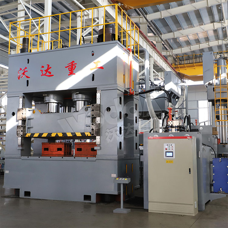 2000吨框架液压机车间实拍 2000吨框架液压机车间实拍