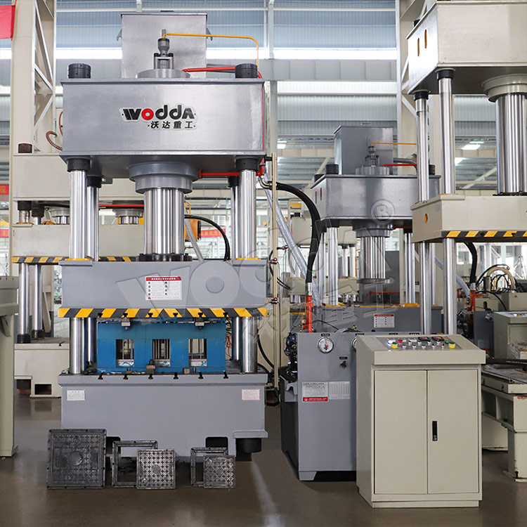 315吨国标四柱液压机(树脂井盖成型液压机) 315吨国标四柱液压机(树脂井盖成型液压机)