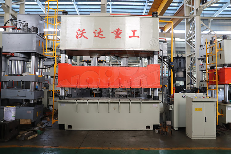 315吨汽车内饰件液压机台面3000*1800mm 315吨汽车内饰件液压机台面3000*1800mm