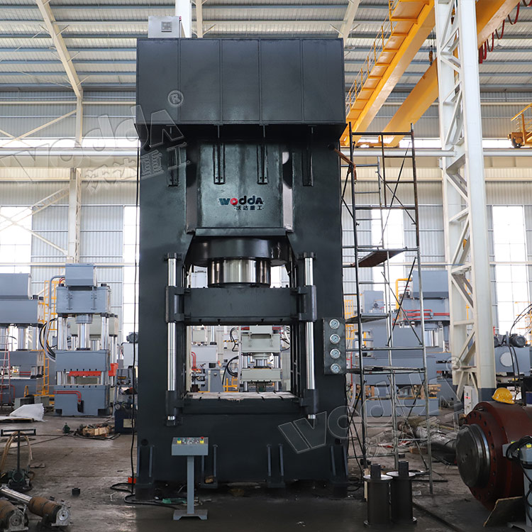 1800吨框架式液压机 1800吨框架式液压机