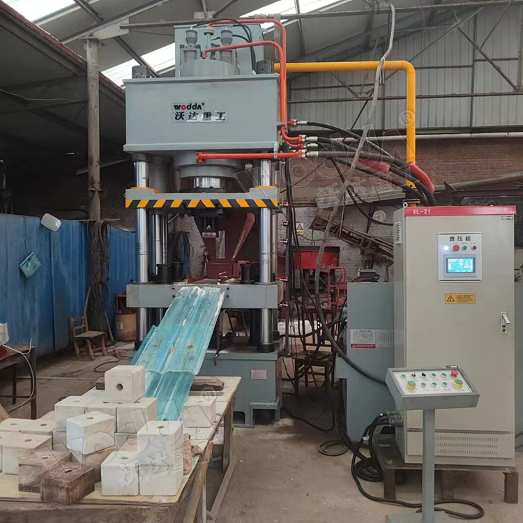 630吨盐砖机 630吨盐砖机