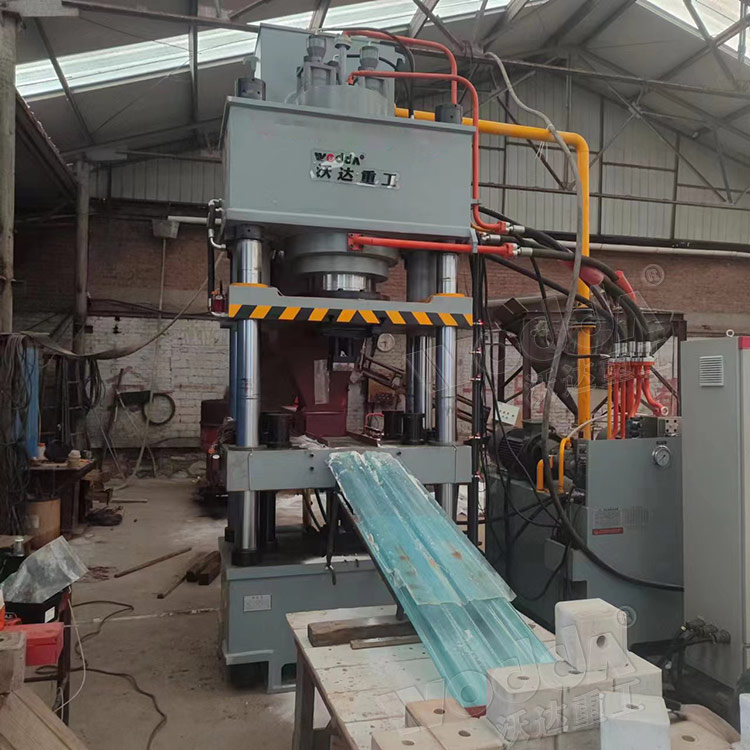 5公斤盐砖液压机客户现场 5公斤盐砖液压机客户现场