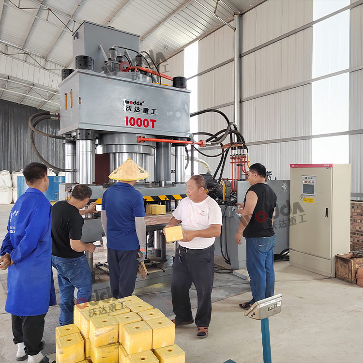 1000吨盐砖机 1000吨盐砖机