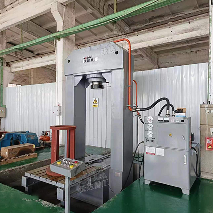 315吨龙门式电机轴承压装机 315吨龙门式电机轴承压装机