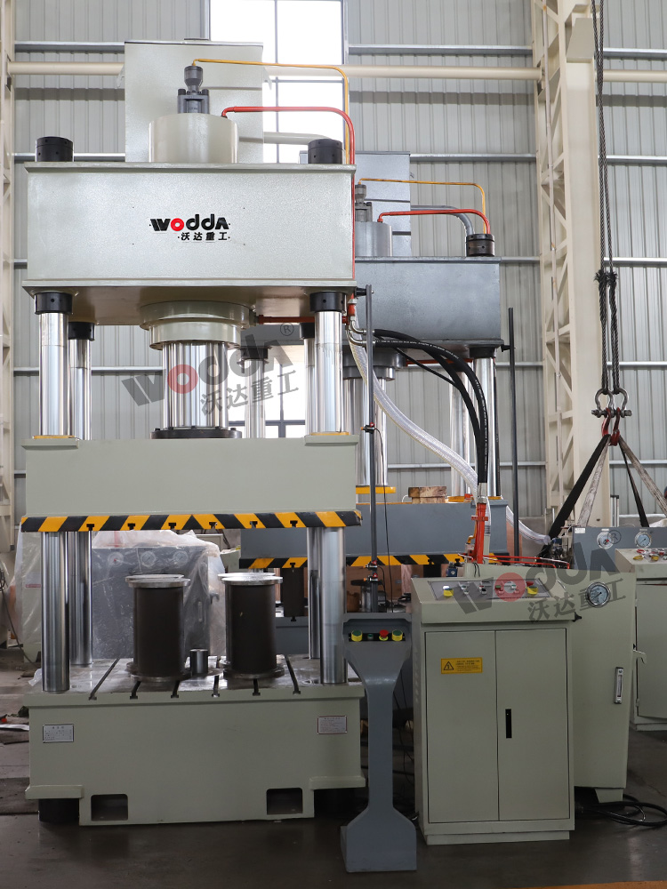 国标315吨液压机(焊接件) 国标315吨液压机(焊接件)