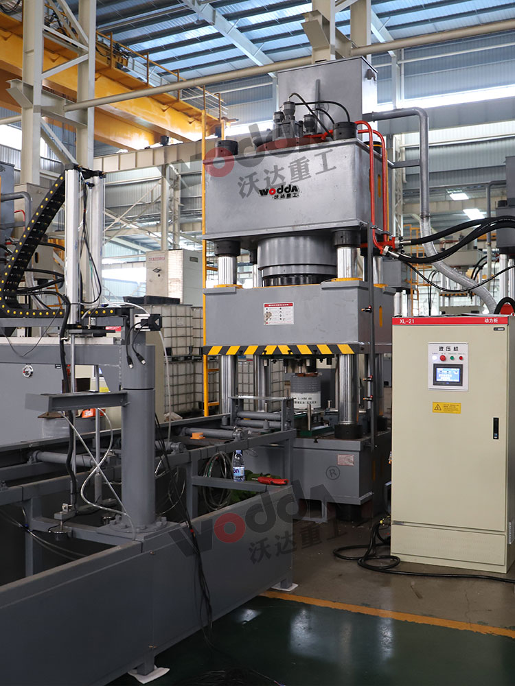 630吨四柱液压机(锚杆托盘液压机) 630吨四柱液压机(锚杆托盘液压机)