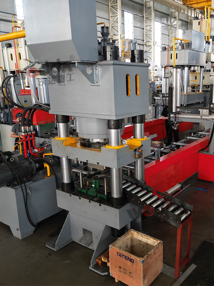 500吨四柱液压机(锚杆托盘液压机) 500吨四柱液压机(锚杆托盘液压机)