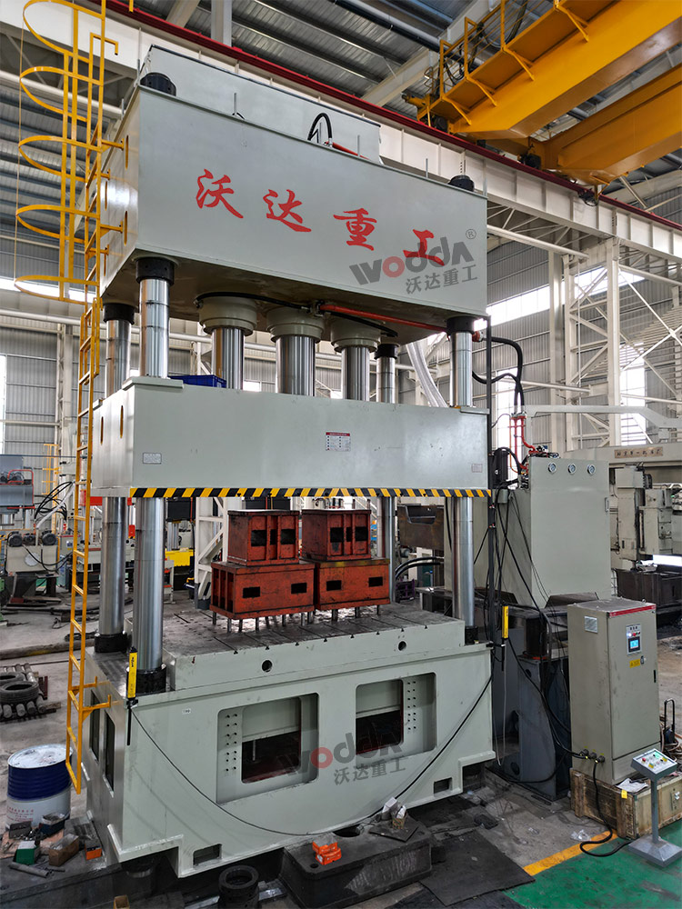 1000吨三梁四柱液压机带液压垫 1000吨三梁四柱液压机带液压垫