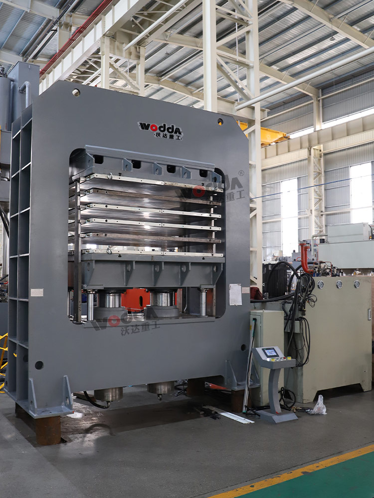 400吨复合板材多层热压机车间实拍 400吨复合板材多层热压机车间实拍