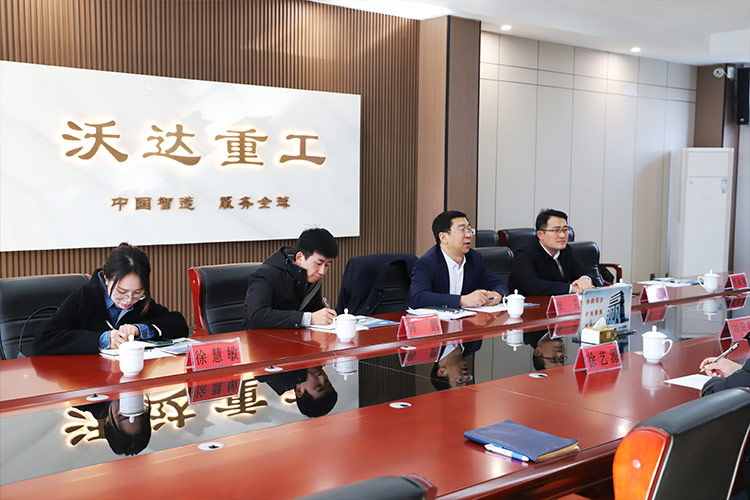 徐州市委常委、经开区党工委书记张克一行莅临山东冰球突破重工调研考察 徐州市委常委、经开区党工委书记张克一行莅临山东冰球突破重工调研考察