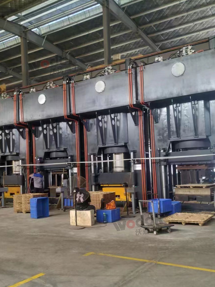 框架式木屑托盘成型液压机客户现场.jpg 框架式木屑托盘成型液压机客户现场.jpg