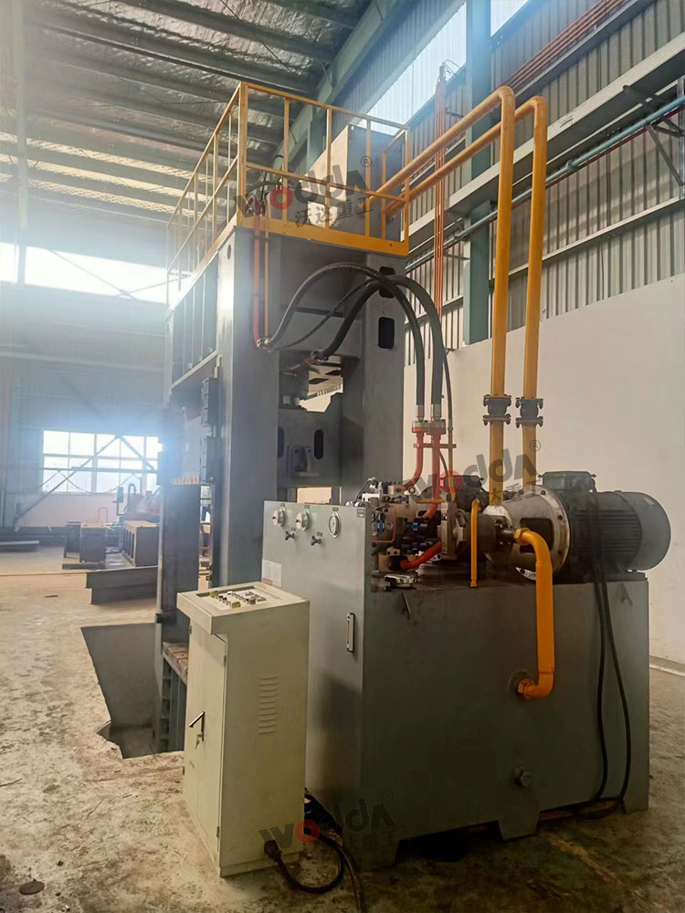 800吨汽车配件成型液压机客户现场 800吨汽车配件成型液压机客户现场