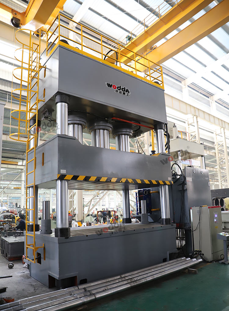 2000吨复合材料成型液压机 2000吨复合材料成型液压机