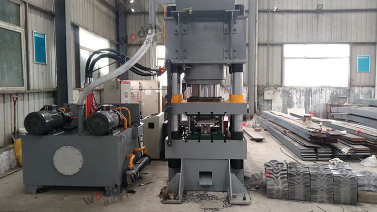 500吨四柱液压机(锚杆托盘液压机) 500吨四柱液压机(锚杆托盘液压机)