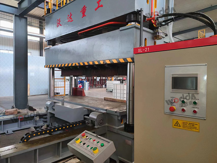 1200吨木屑压板成型液压机客户现场 1200吨木屑压板成型液压机客户现场